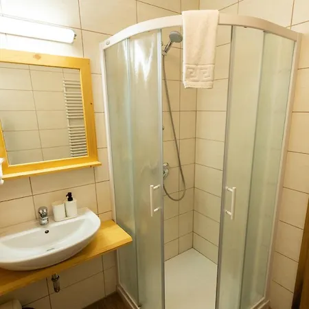 Pr'finzgar Pensionat 3*