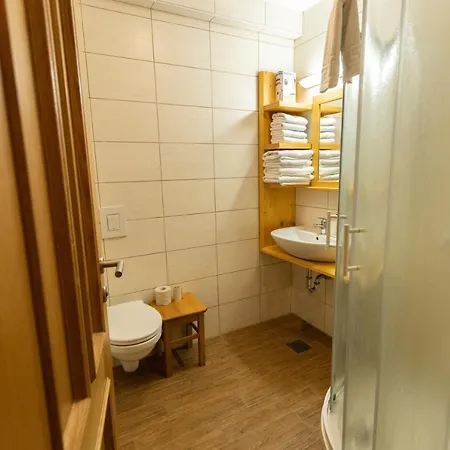 Pensionat Pr'finzgar 3*